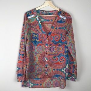 Gimmicks by BKE Buckle Med Blouse Hi-Low